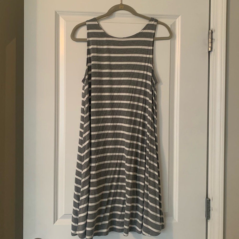 2/$20 or 3/$25 Sleeveless Midi Striped Dress Sz L - Picture 5 of 7